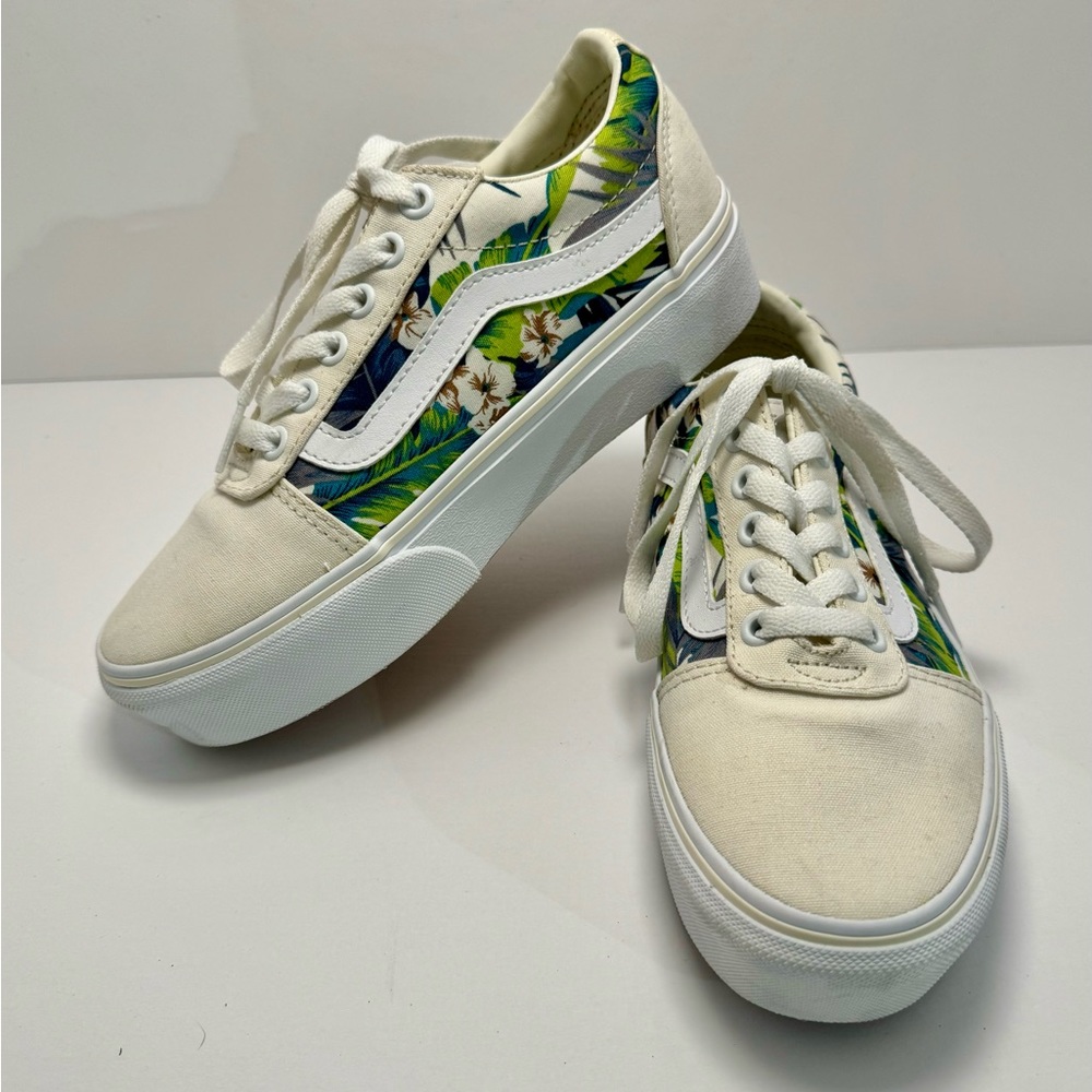 Vans Ward Platform Low Top Floral Old Skool Lace Up Vans, Women’s